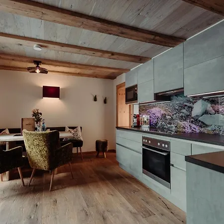 Hoagascht פלאכאו