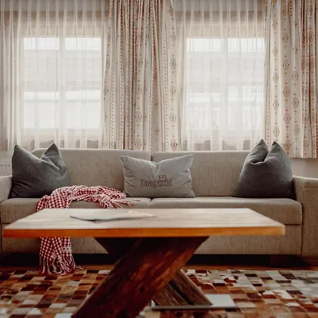 Hoagascht * פלאכאו